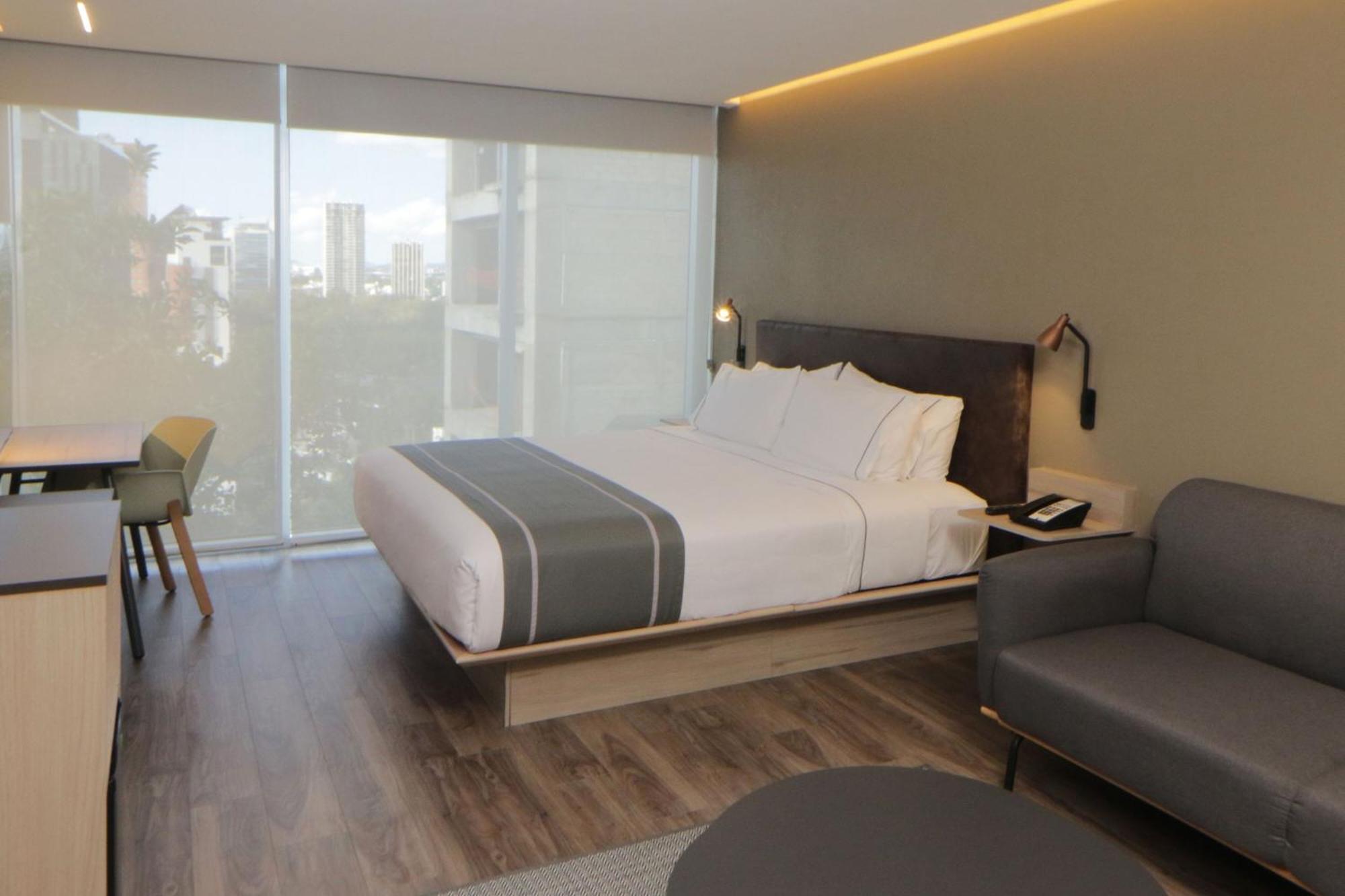 City Express Plus By Marriott Guadalajara Providencia Esterno foto