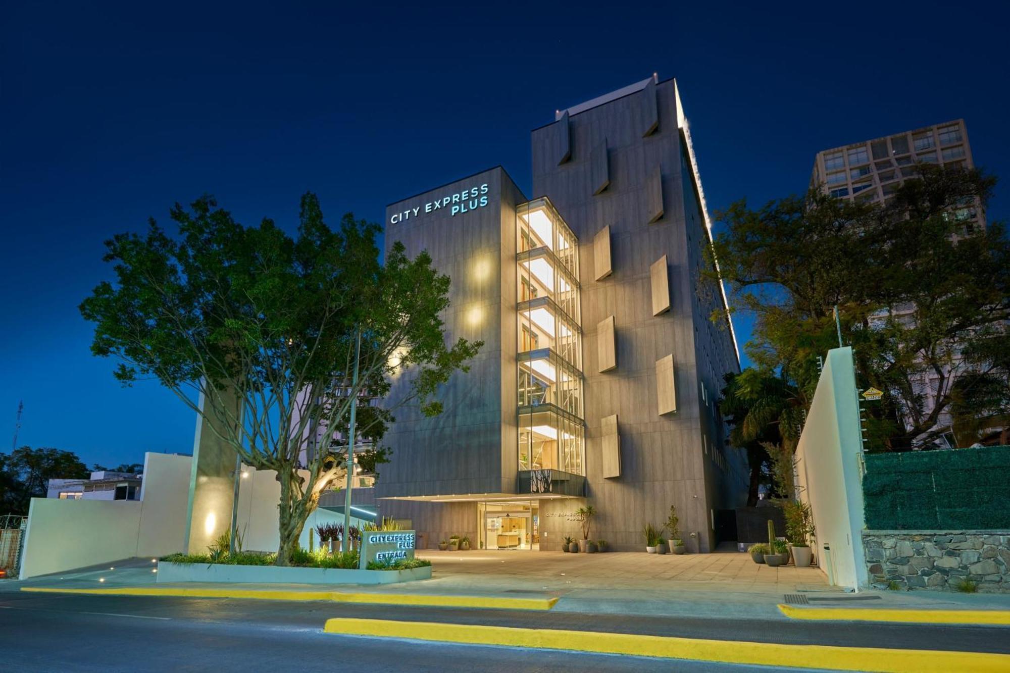 City Express Plus By Marriott Guadalajara Providencia Esterno foto