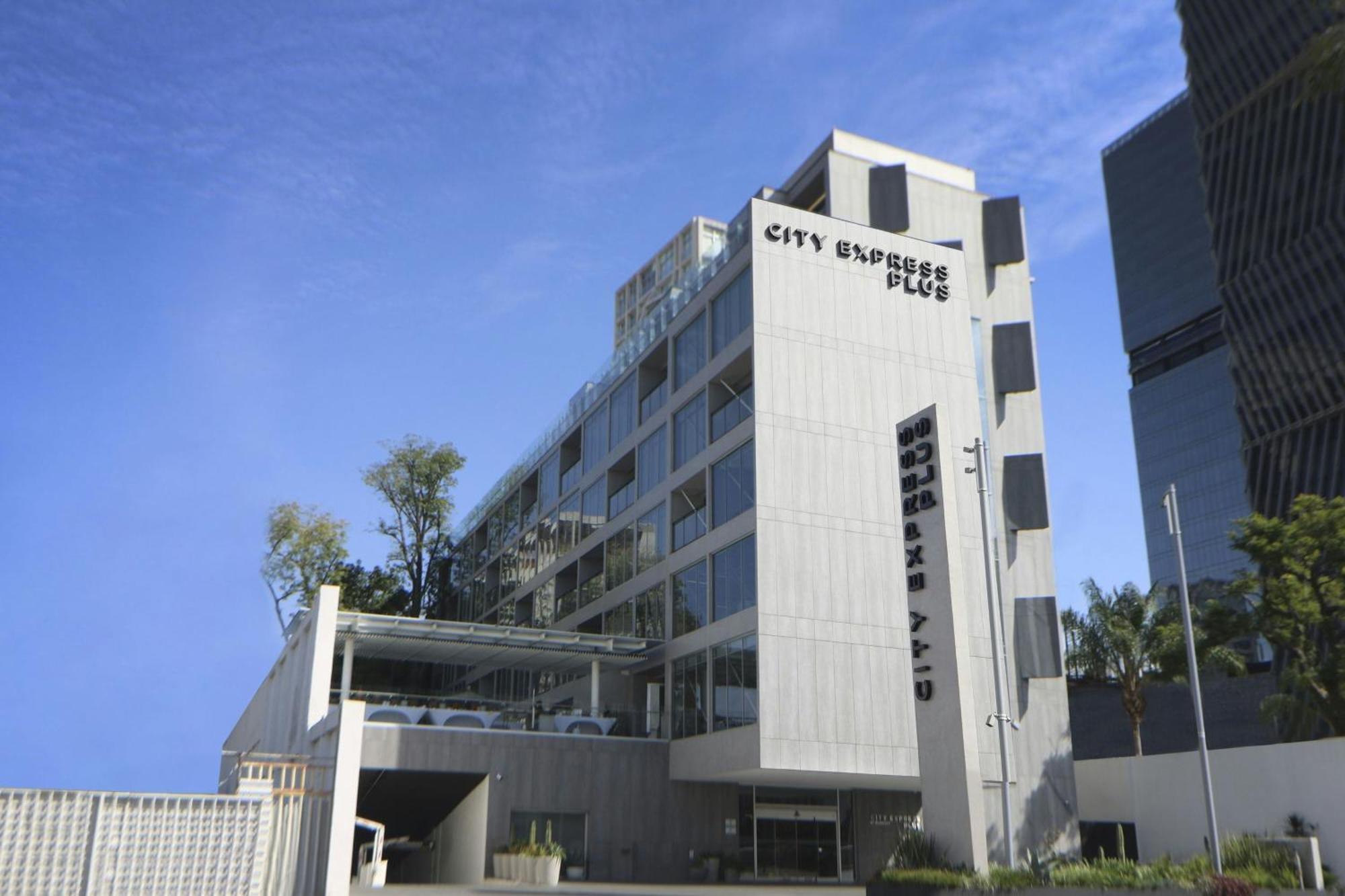 City Express Plus By Marriott Guadalajara Providencia Esterno foto