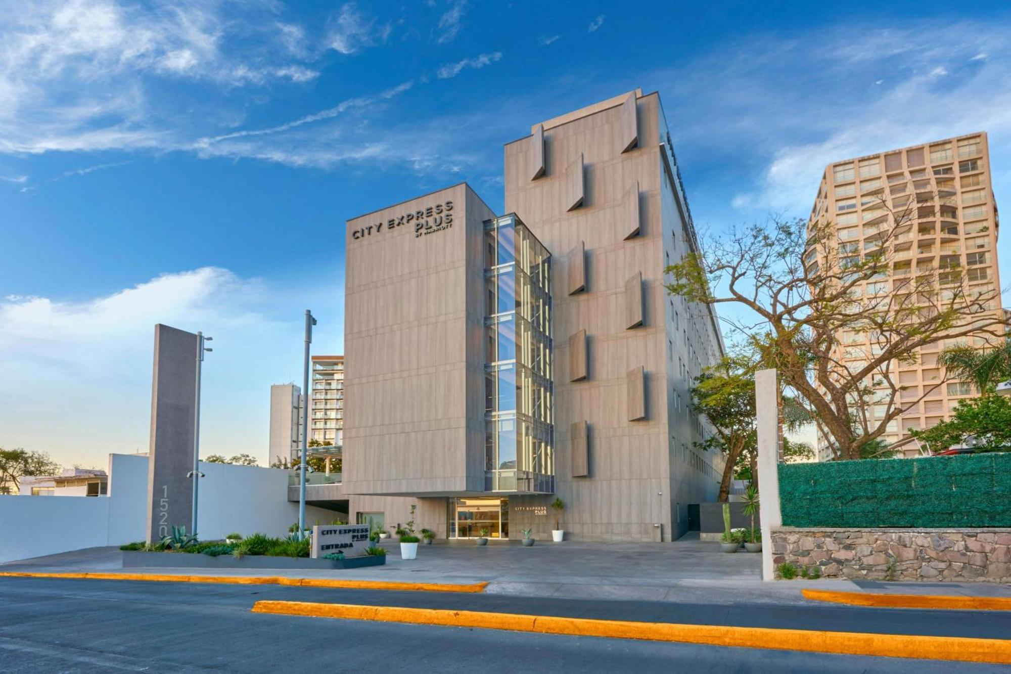 City Express Plus By Marriott Guadalajara Providencia Esterno foto